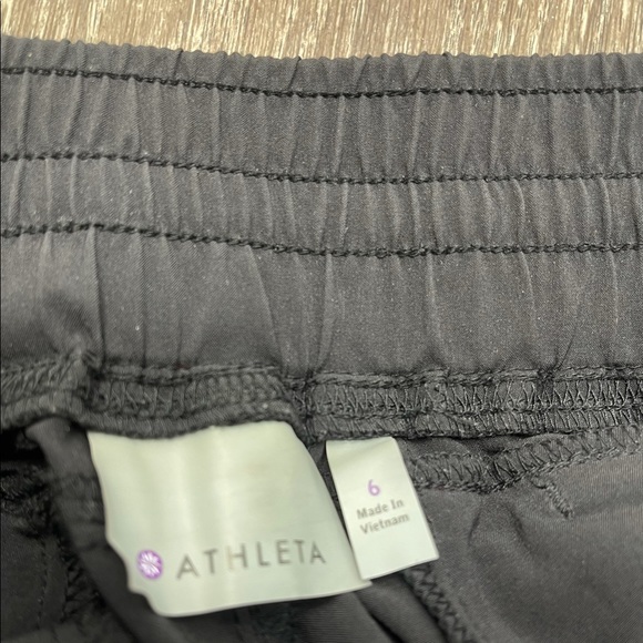 Athleta La Viva Pants Black Cropped Capri  Zip Pockets Lightweight Loose Size 6 - Picture 4 of 6
